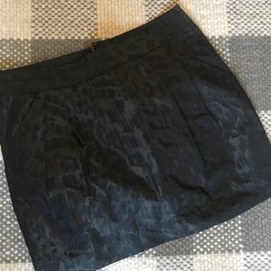 GAP black leopard print mini skirt